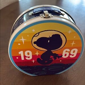 Peanuts astronaut Snoopy round tin lunch tote 🚀🧑‍🚀